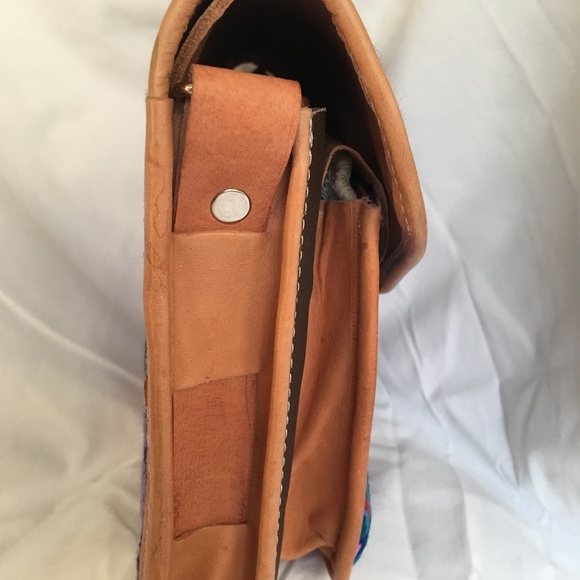 New Embroidered Mexican Leather Purse - Picture 5 of 8